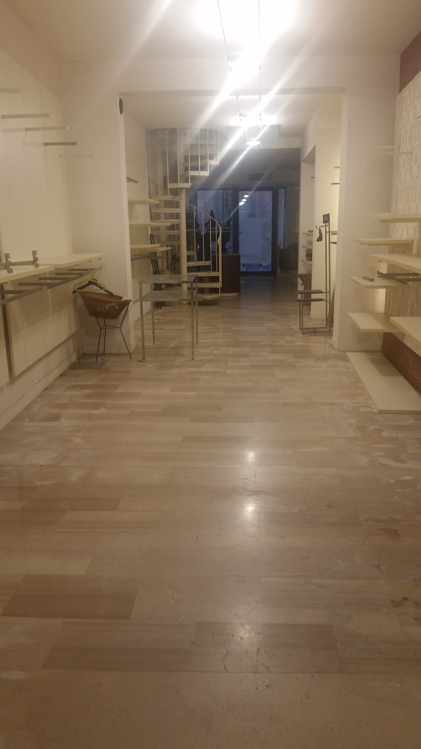 Immagine 5 di Capannone industriale in vendita  in Piazza San Michele a Lucca