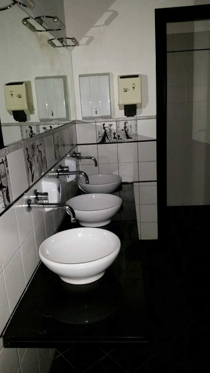 Immagine 19 di Bar / Ristorante in vendita  in Viale Europa 18 a Viareggio