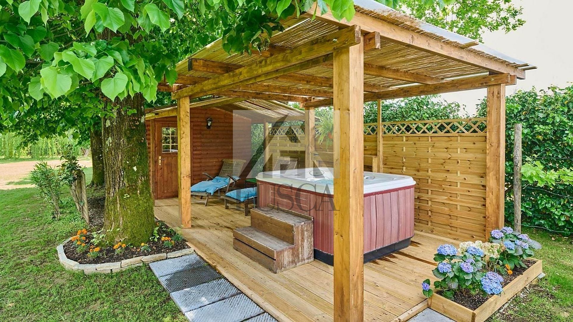 Immagine 43 di Villa in vendita  in Via Barsotto a Lucca