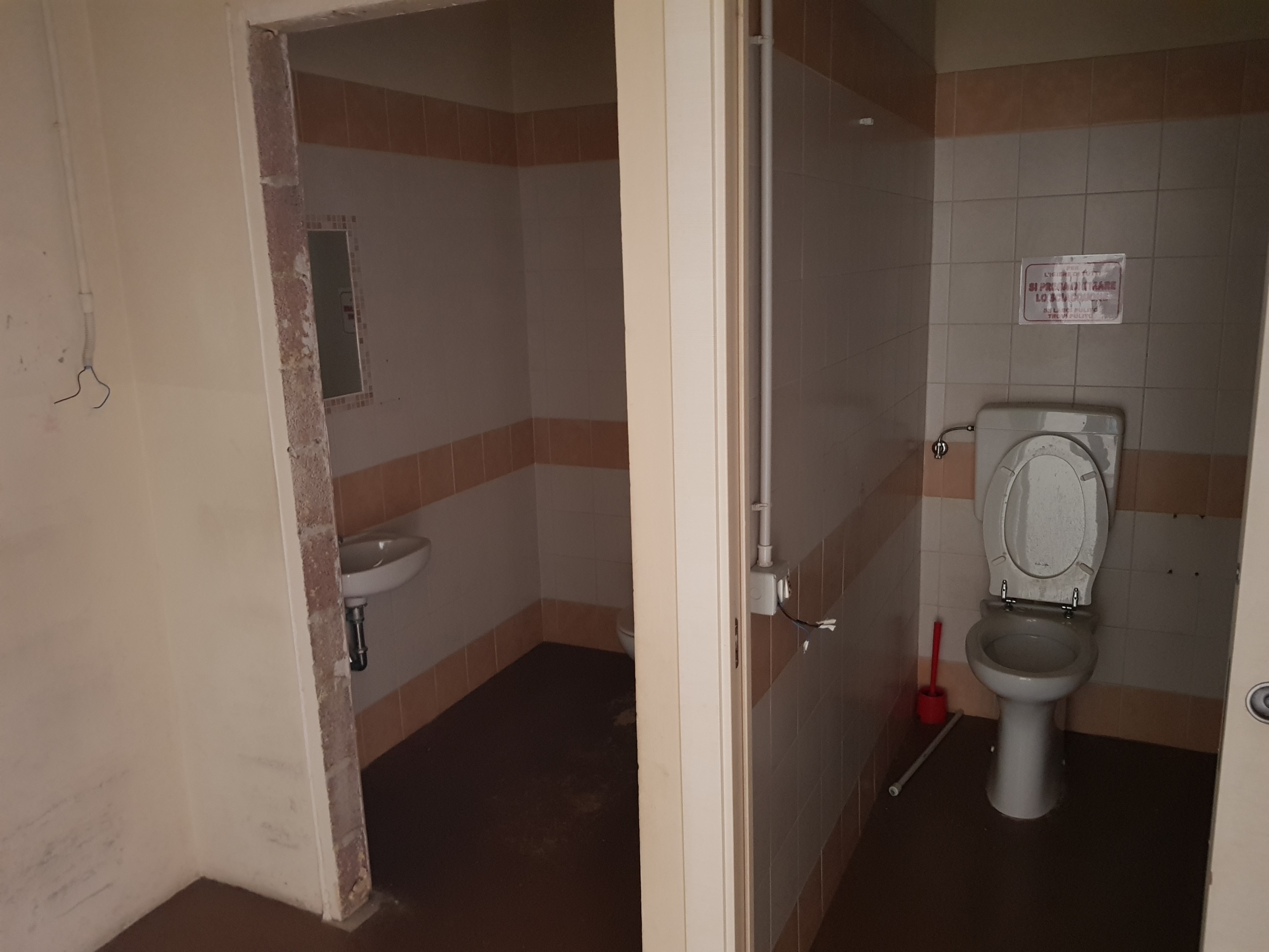 Immagine 11 di Capannone industriale in vendita  in Via della Madonnina a Capannori