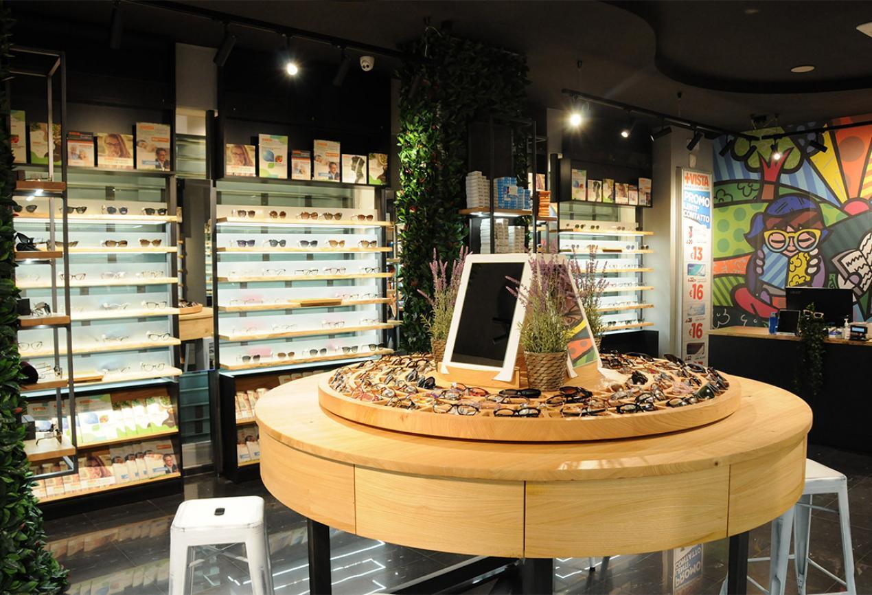 Immagine 7 di Locale commerciale in affitto  in Via Augusto Passaglia a Lucca