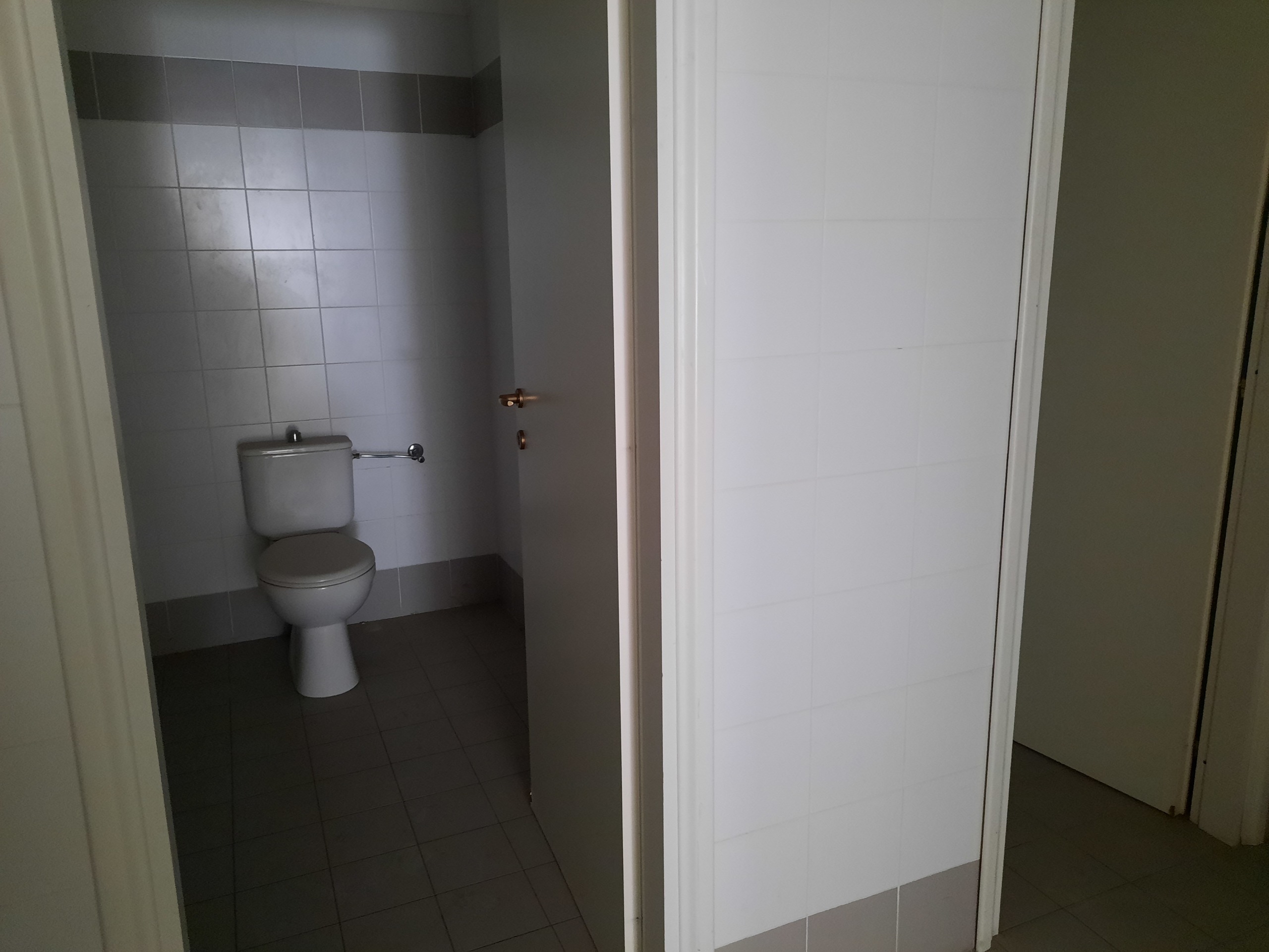 Immagine 14 di Ufficio in affitto  in Viale G. Puccini a Lucca