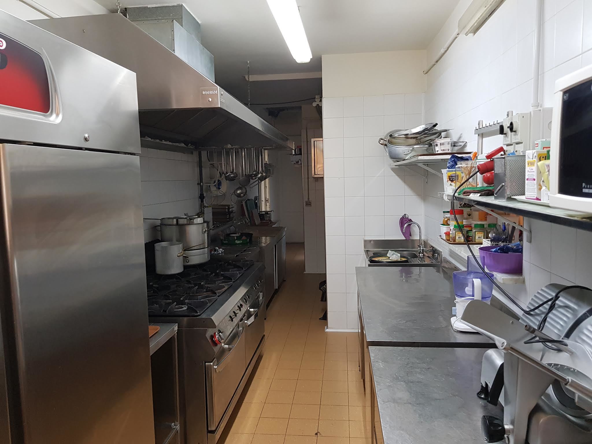 Immagine 32 di Albergo/B&B/Residence in vendita  in via carrara a Viareggio