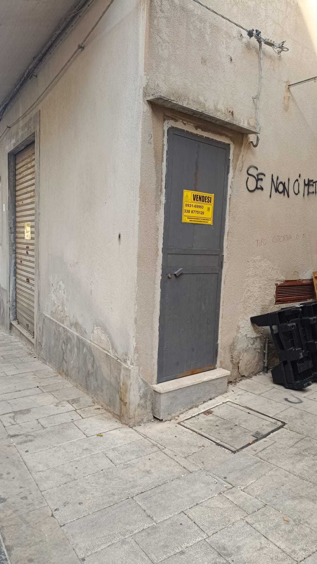 Immagine 23 di Casa indipendente in vendita  a Canicattini Bagni