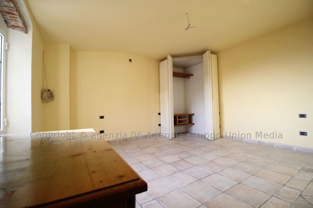 Immagine 33 di Appartamento in vendita  a Ortonovo