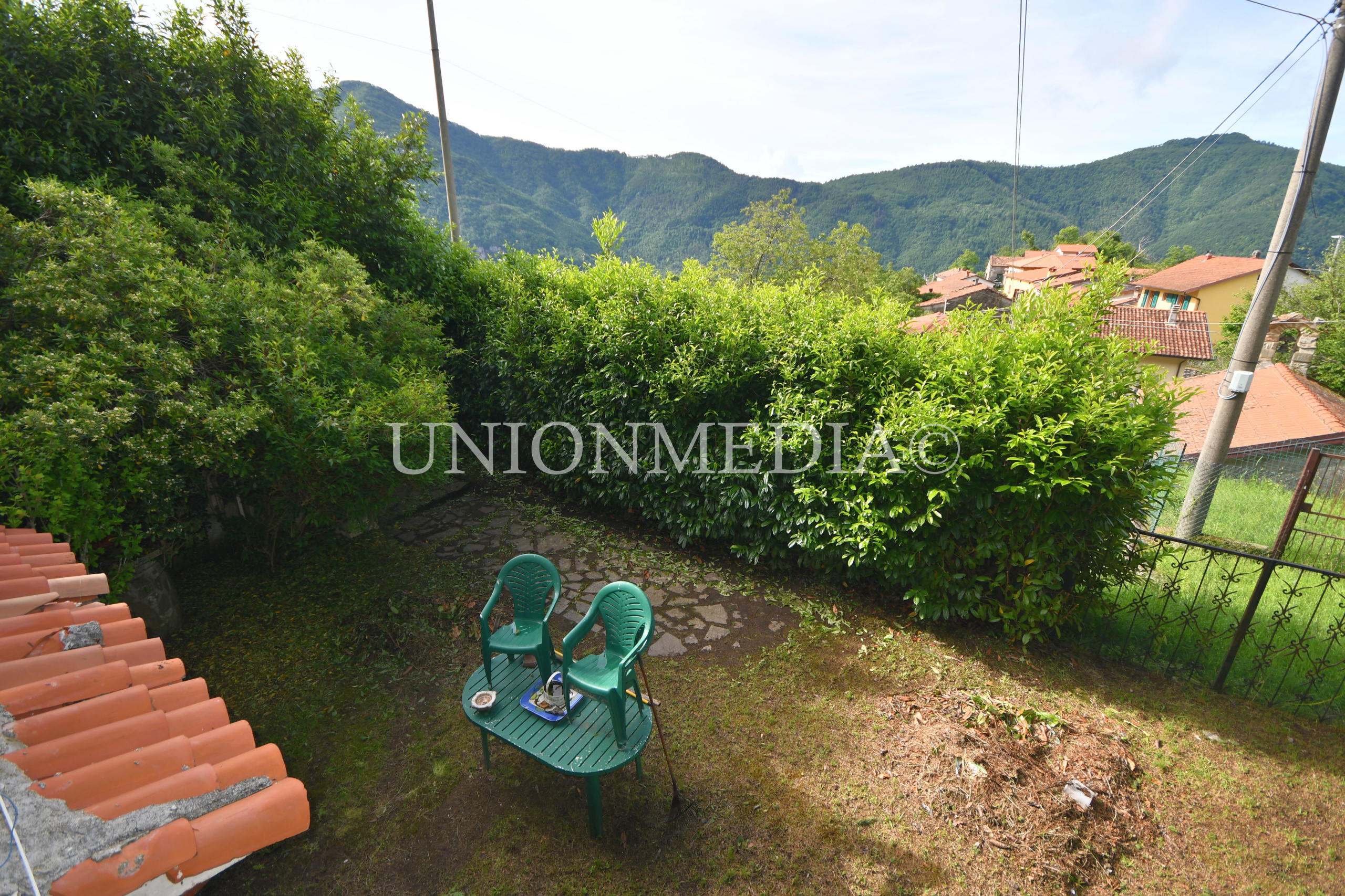 Immagine 11 di Casa indipendente in vendita  a Comano