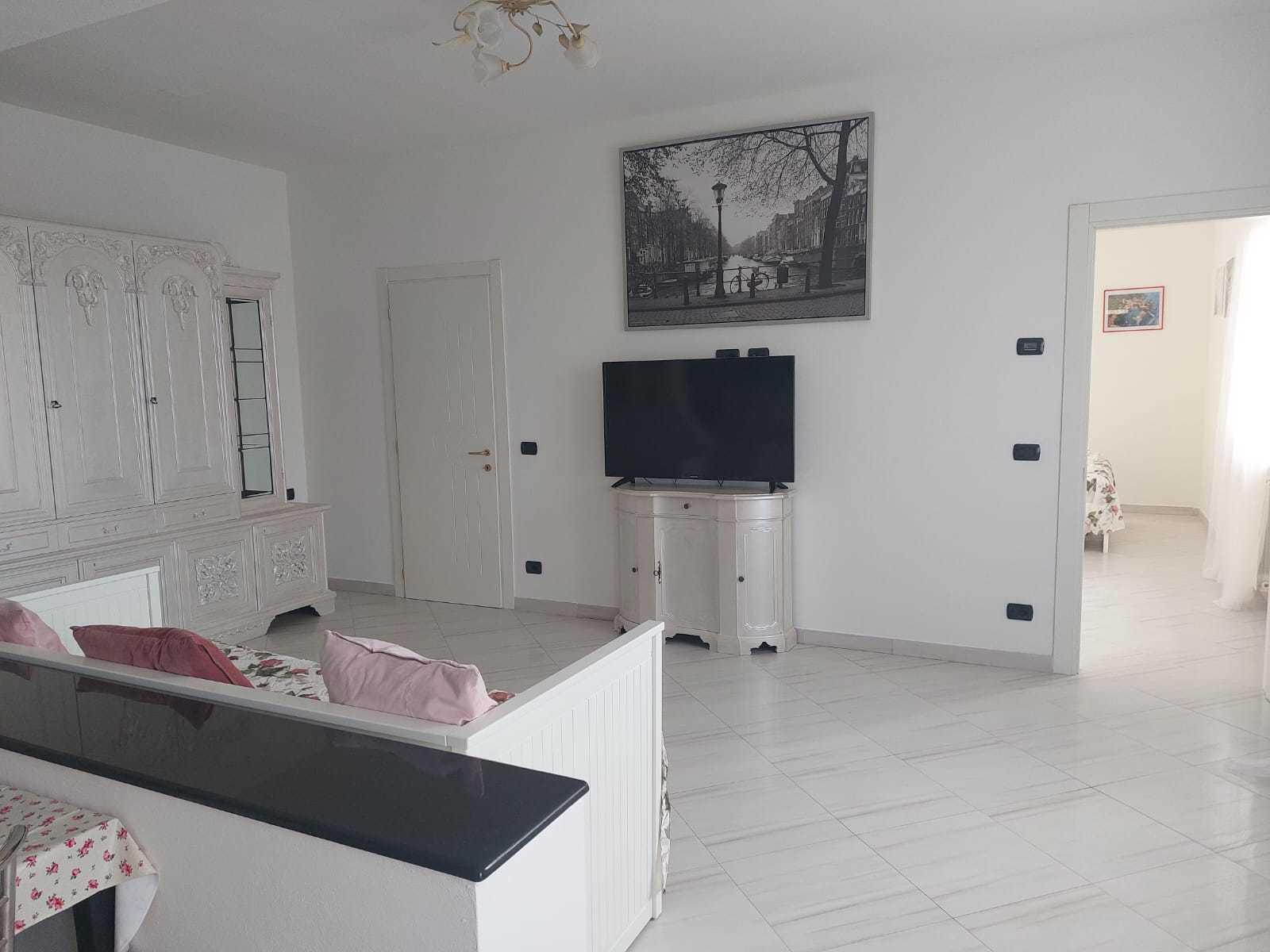 Immagine 5 di Appartamento in vendita  in via canaletto a Castelnuovo Magra