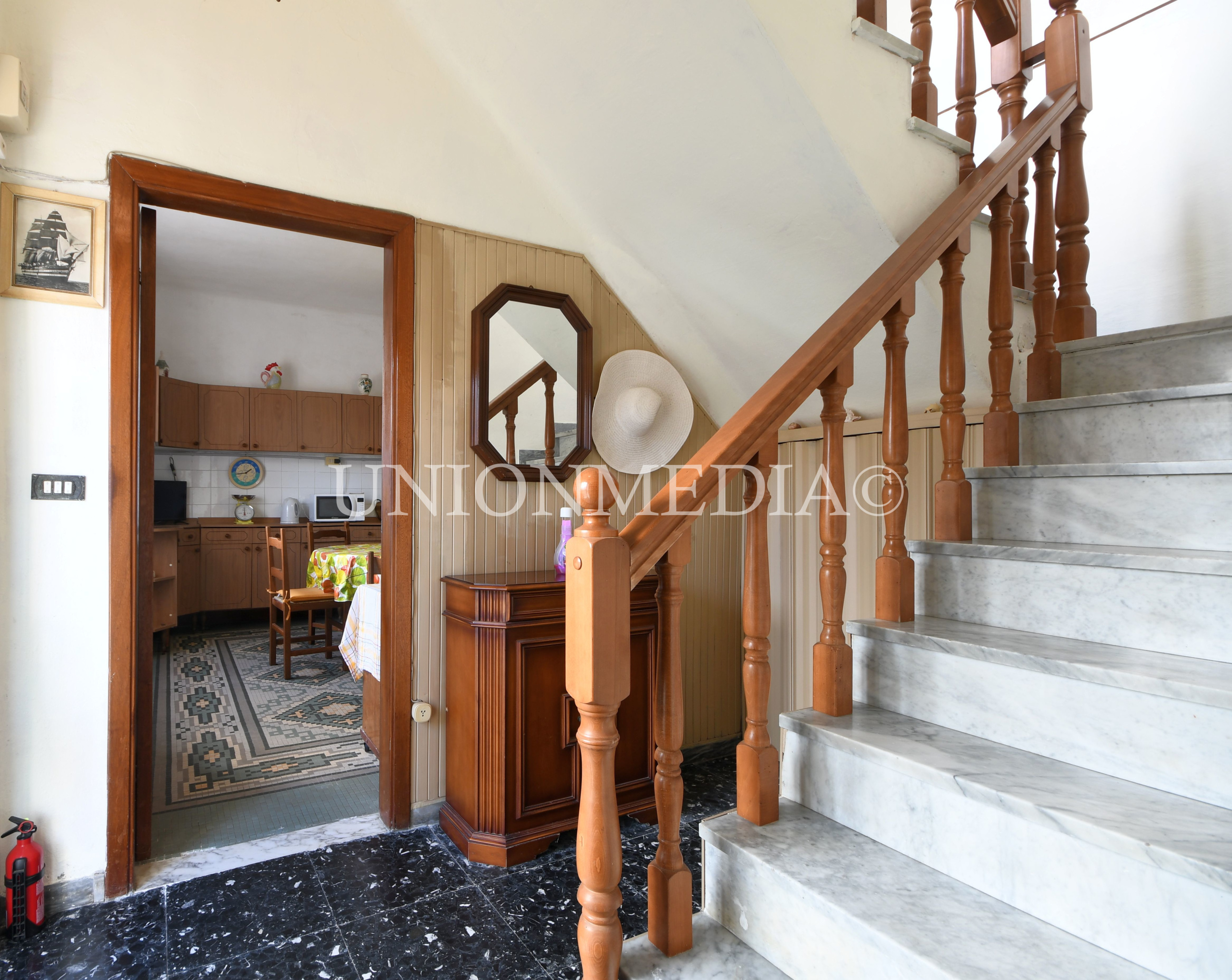 Immagine 14 di Porzione di casa in vendita  in Via Umberto Biancamano 88 a La Spezia