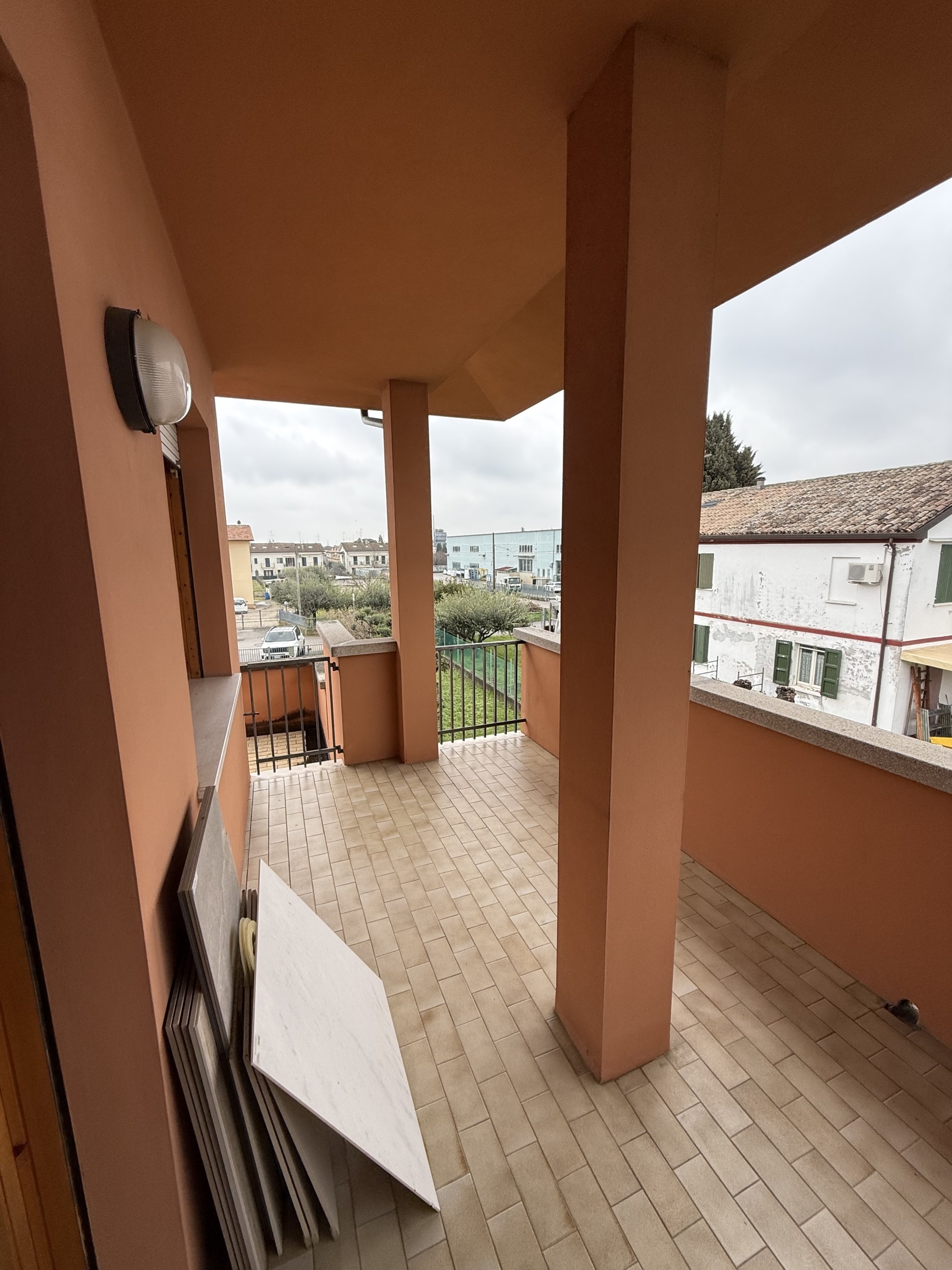 Immagine 26 di Pentalocale in vendita  in Via Busca 115 a Santarcangelo Di Romagna