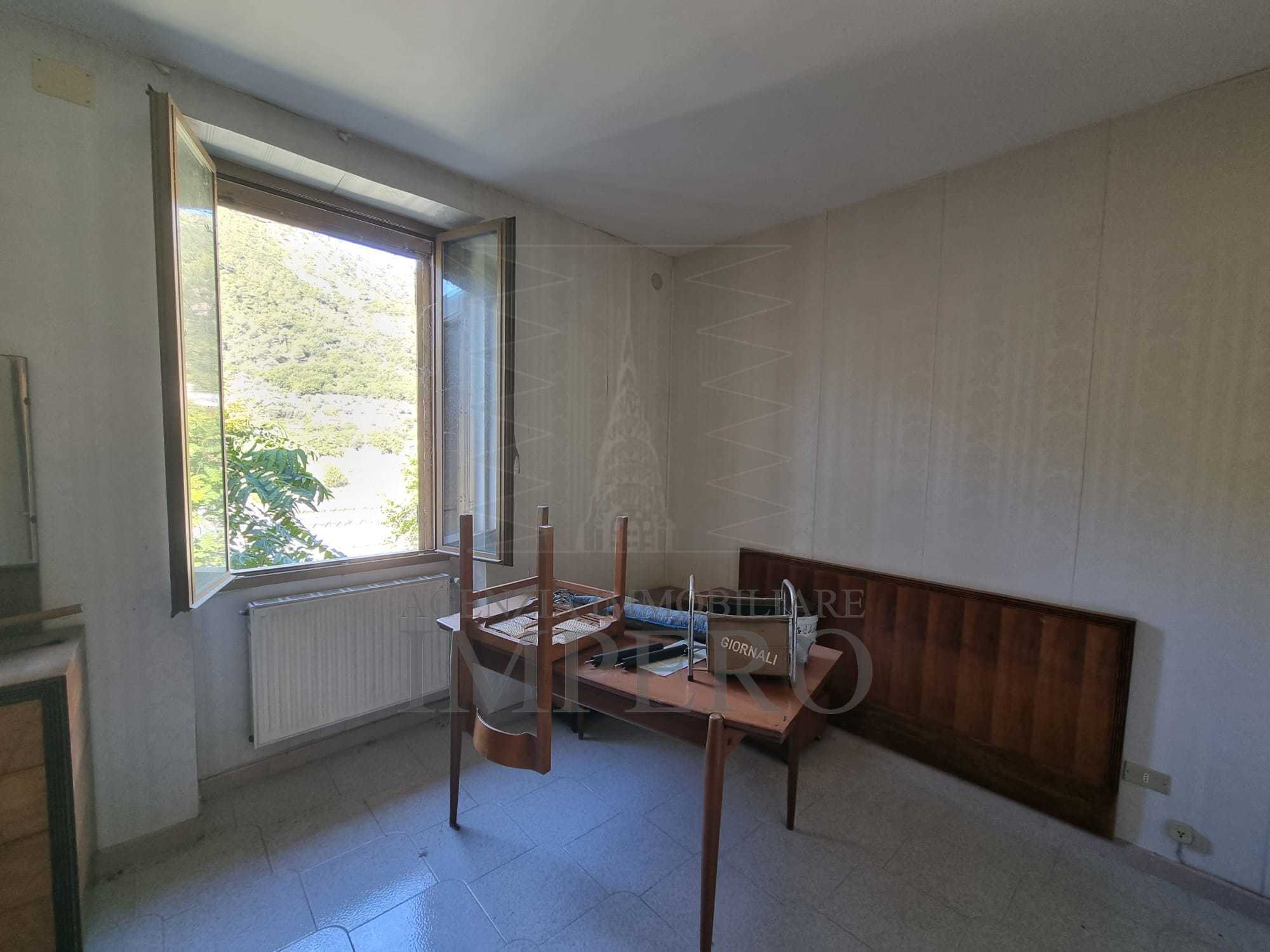 Immagine 9 di Quadrilocale in vendita  in Via Edmondo de Amicis 47 a Ventimiglia