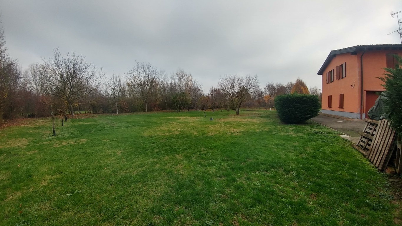 Immagine 5 di Casa bifamiliare in vendita  in Via di Villanova 470 a Modena