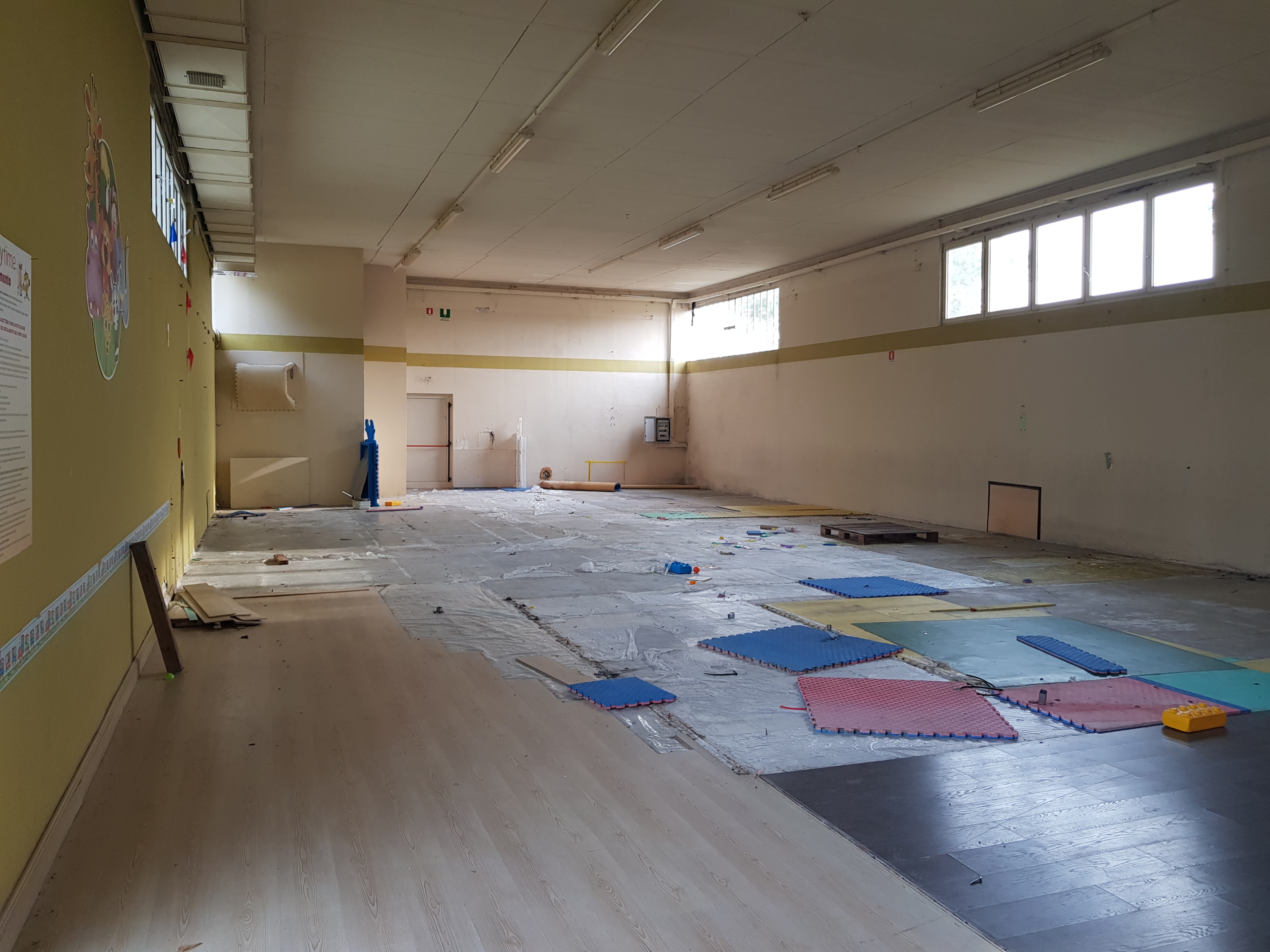 Immagine 2 di Capannone industriale in vendita  in Via della Madonnina a Capannori