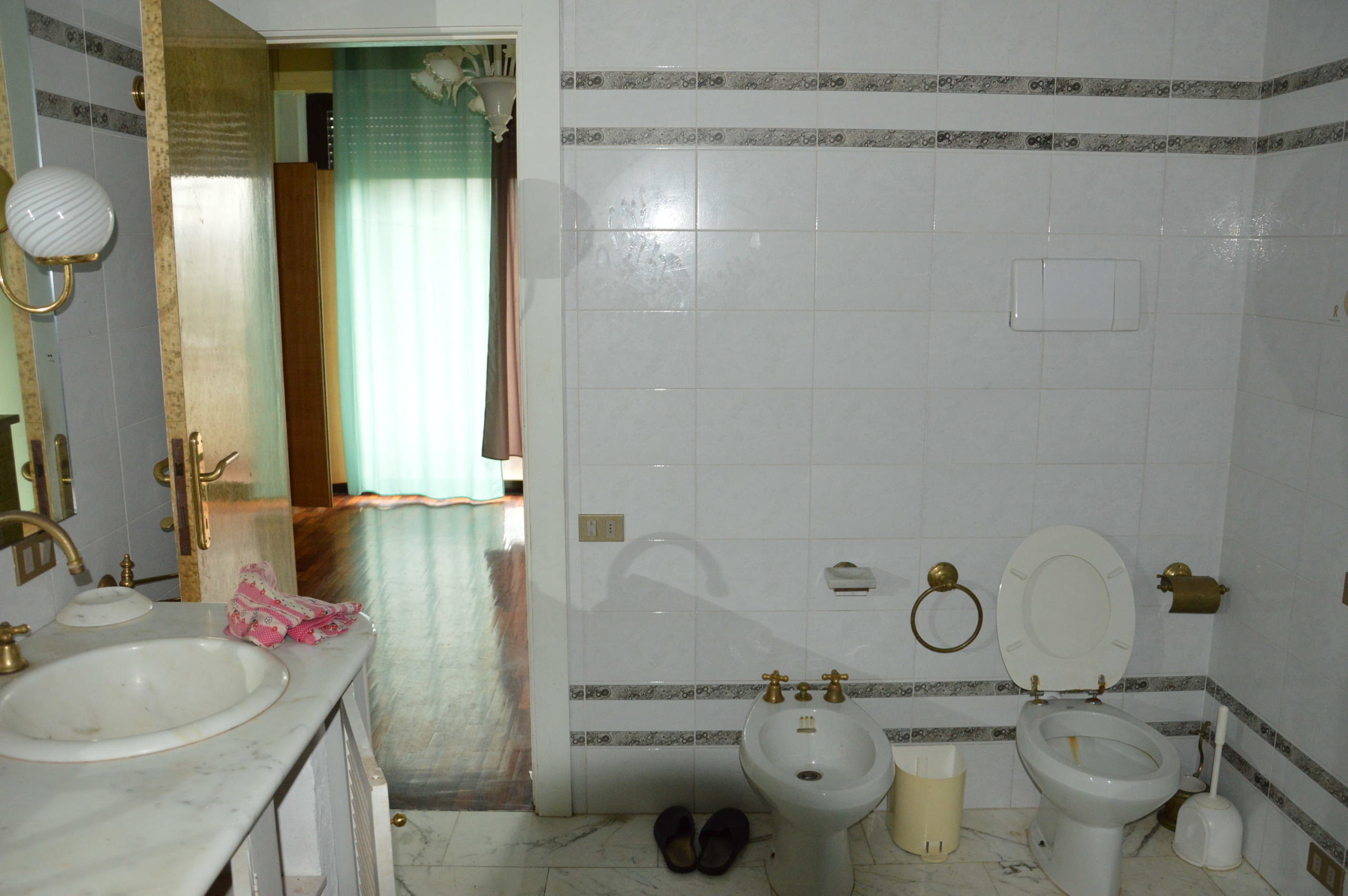 Immagine 27 di Villa in vendita  in Via della Chiesa XXIV a Lucca