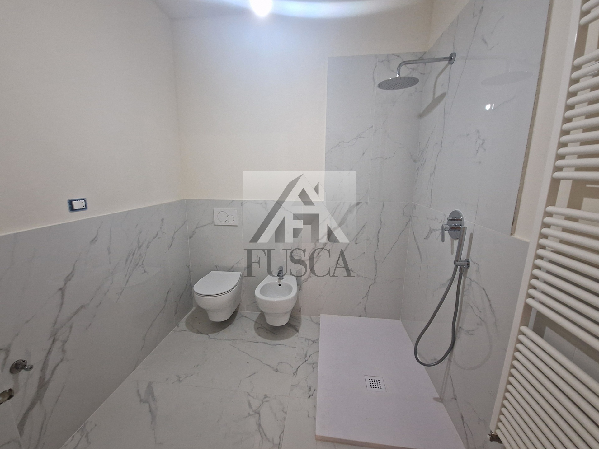 Immagine 11 di Pentalocale in vendita  in Via San Paolino a Lucca