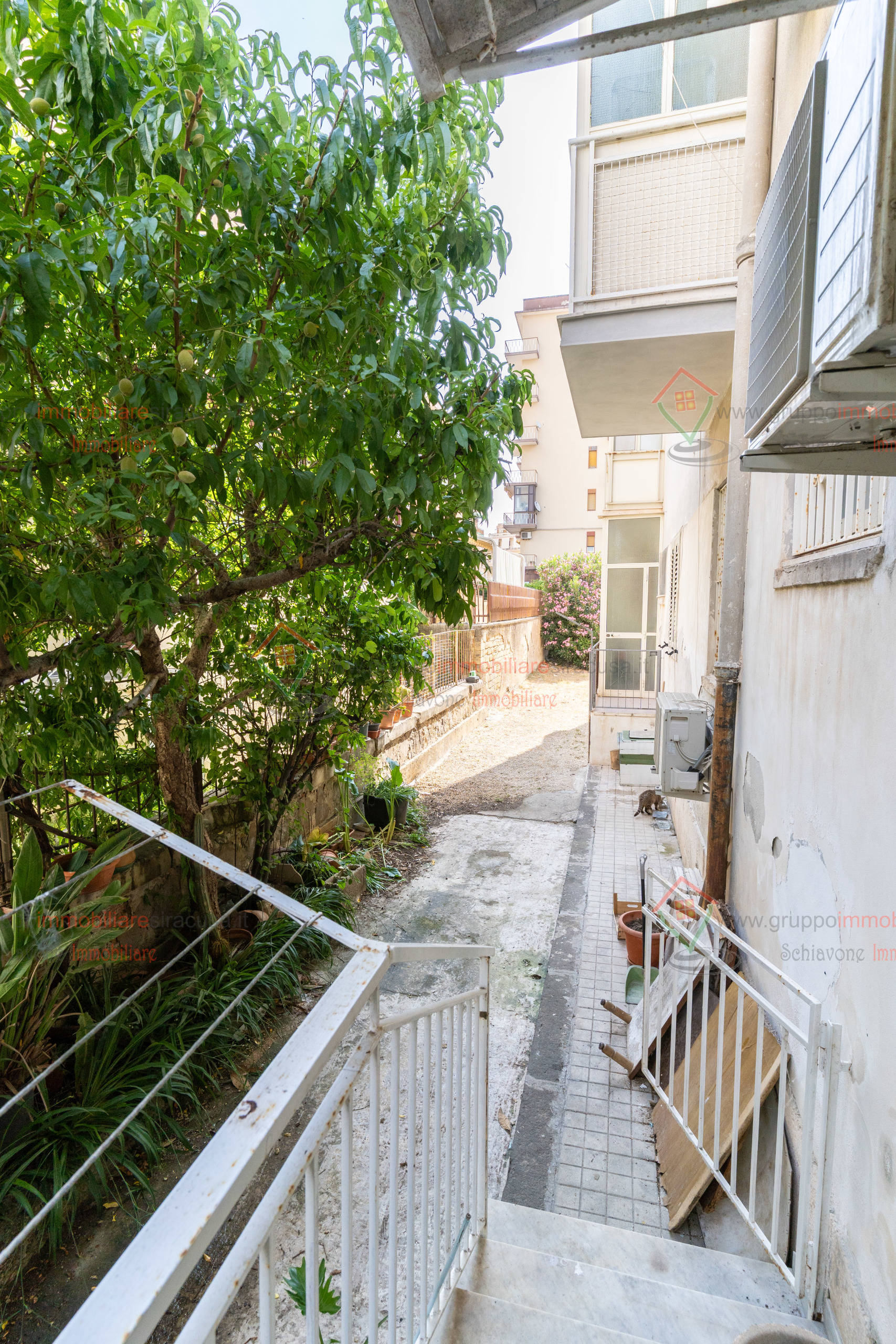 Immagine 15 di Trilocale in vendita  a Siracusa