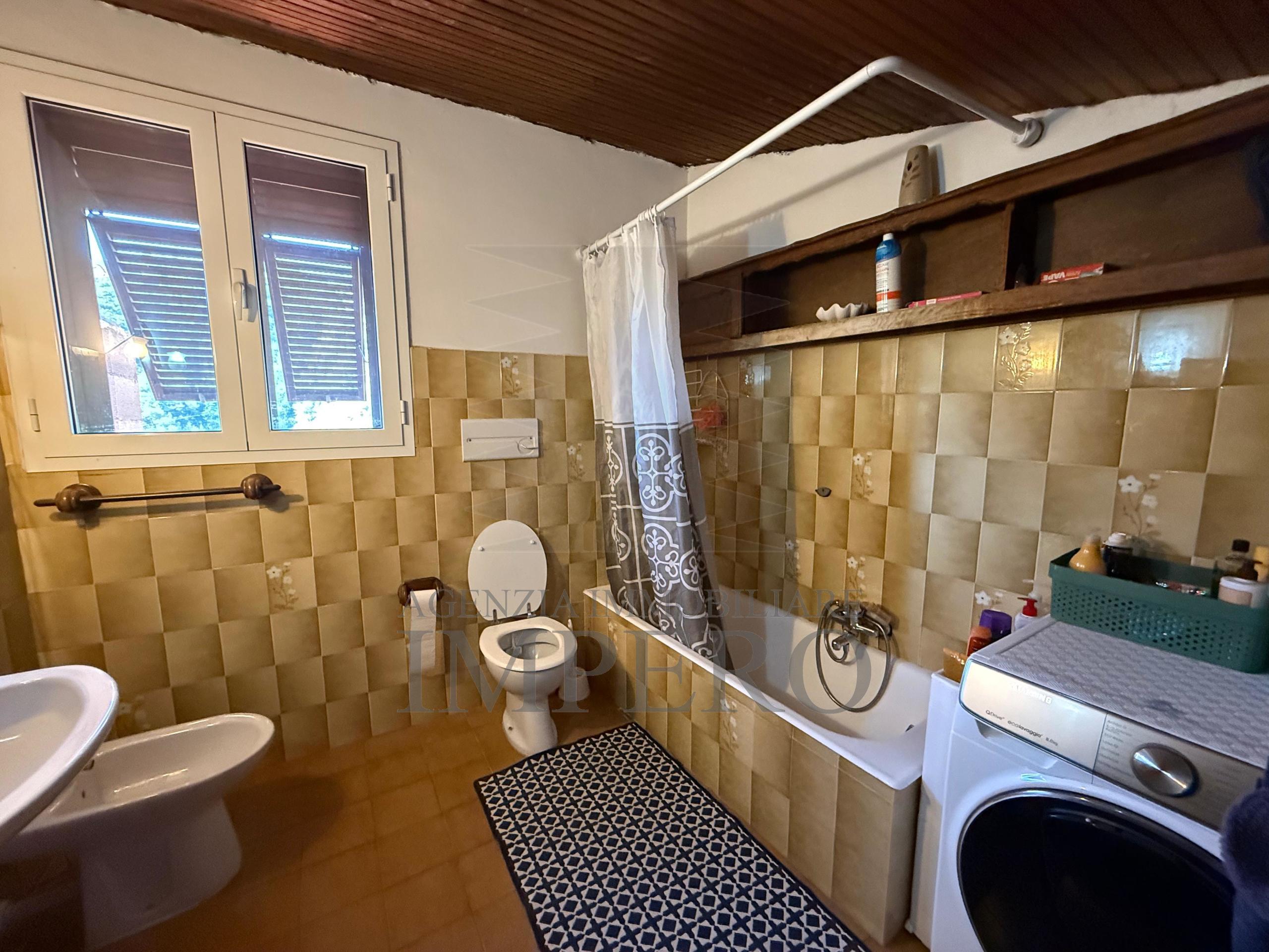 Immagine 23 di Porzione di casa in vendita  in Via Serro Inferiore 15 a Ventimiglia