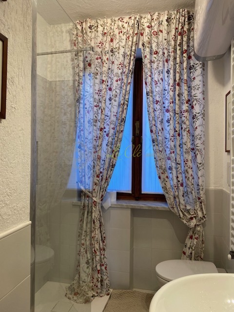 Immagine 15 di Trilocale in affitto  a Pre'-Saint-Didier