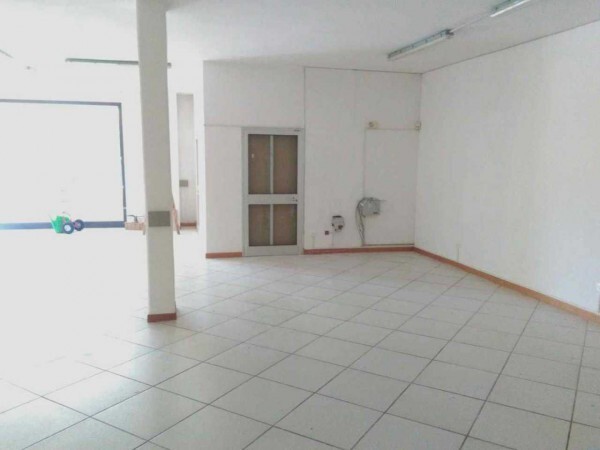 Immagine 9 di Attività artigianale in vendita  in Via Stradone di Camigliano a Capannori