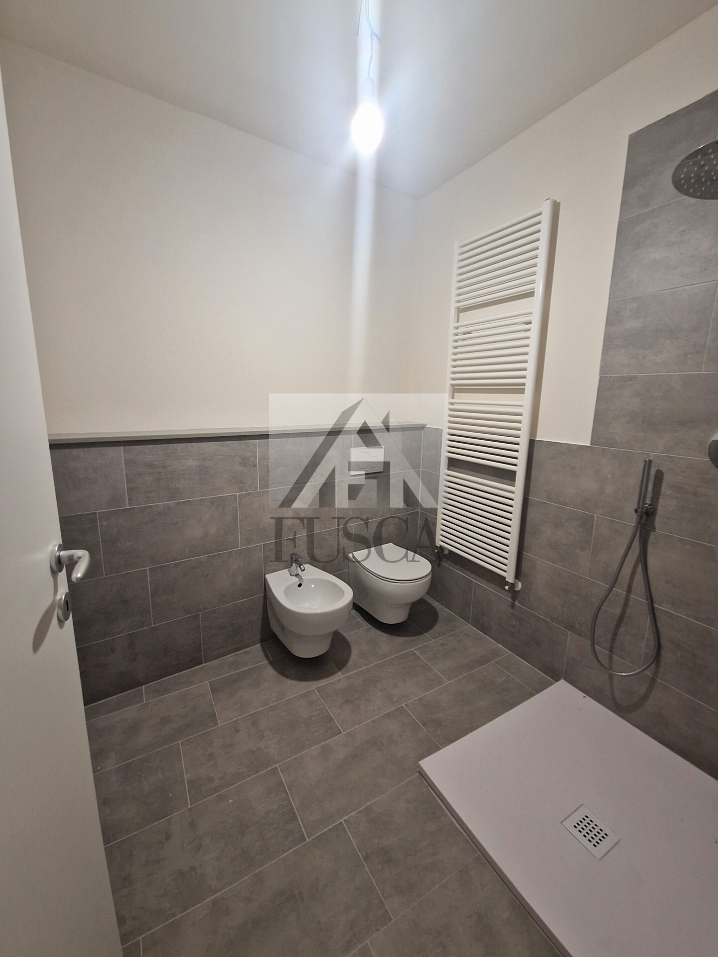 Immagine 18 di Pentalocale in vendita  in Via San Paolino a Lucca