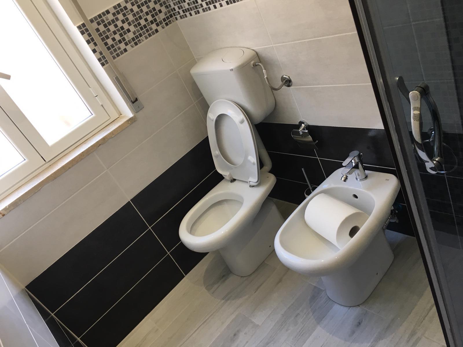 Immagine 16 di Bilocale in affitto  a Siracusa