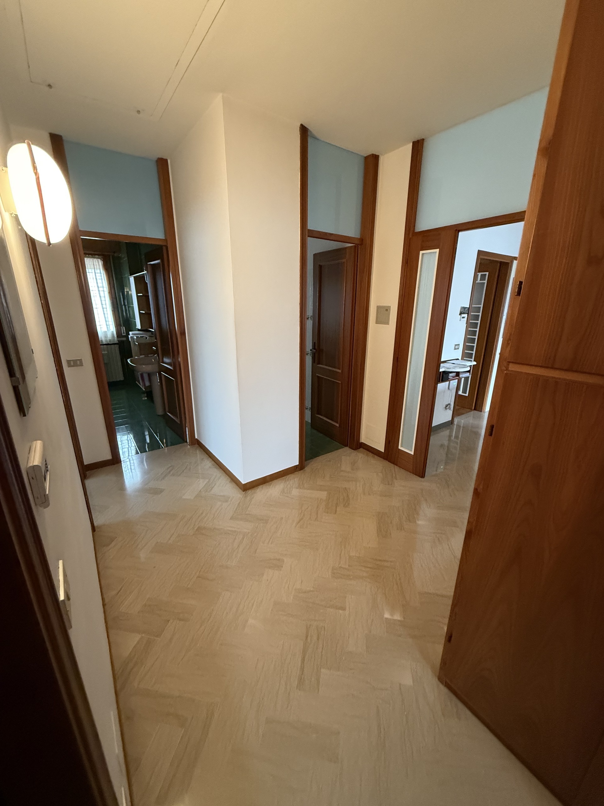 Immagine 36 di Pentalocale in vendita  in Via Busca 115 a Santarcangelo Di Romagna