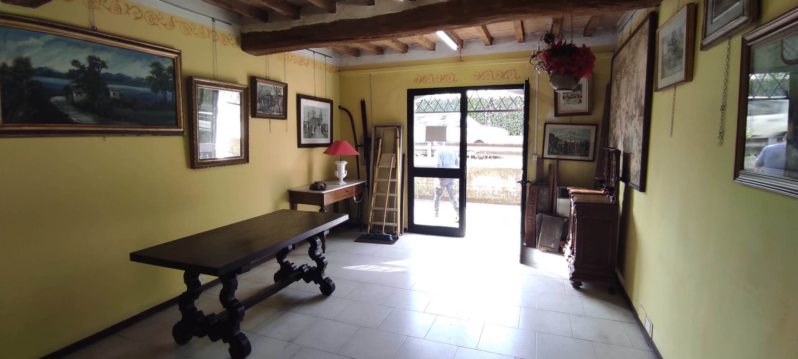 Immagine 10 di Locale commerciale in vendita  in via Giardini 1023 a Modena