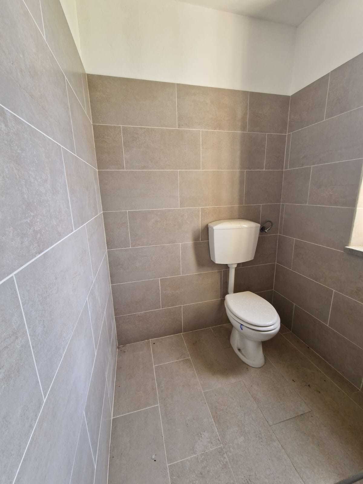 Immagine 10 di Capannone industriale in affitto  in Via Sarzanese 533 a Lucca