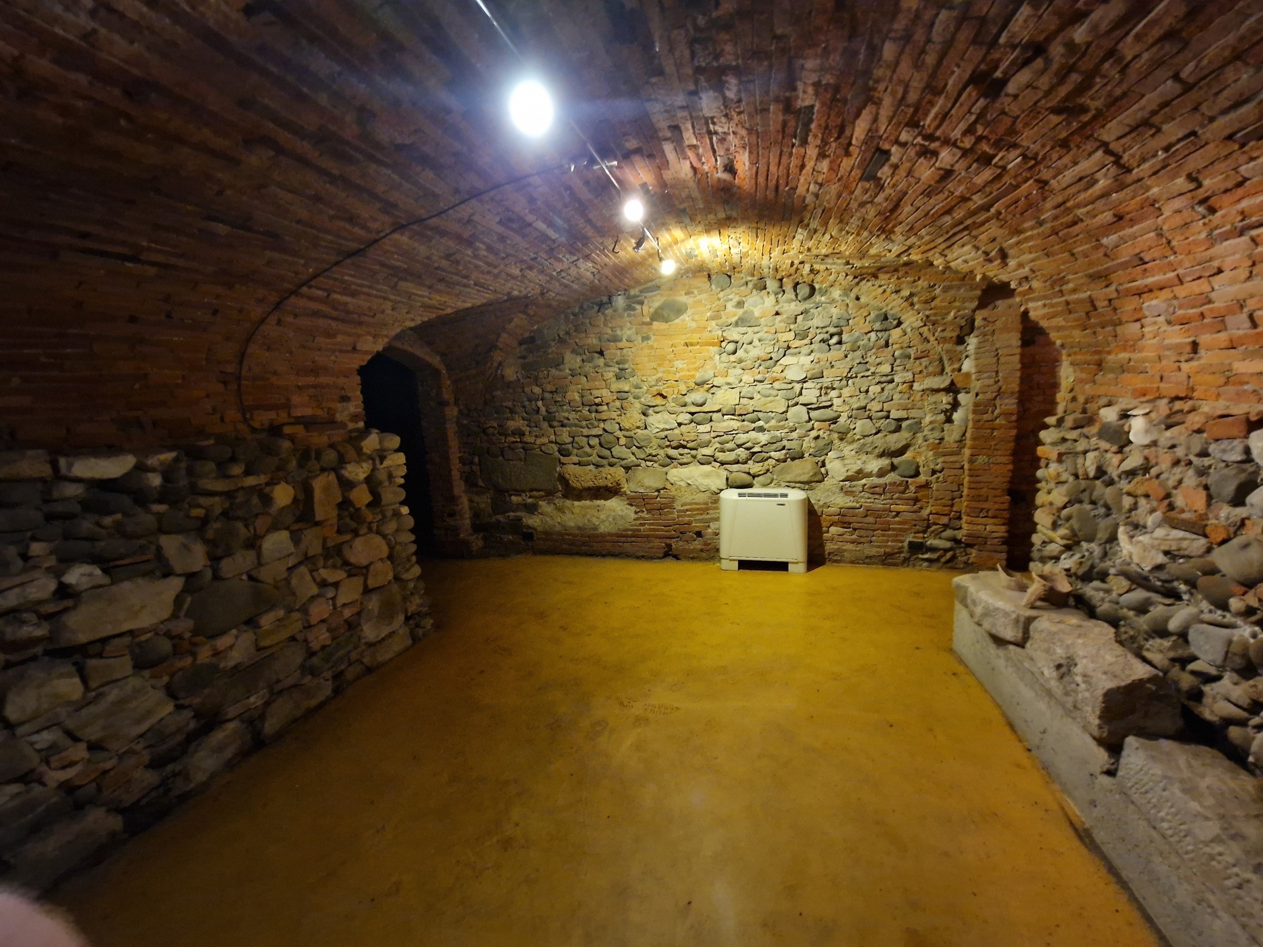 Immagine 9 di Capannone industriale in vendita  in Via San Gregorio a Lucca