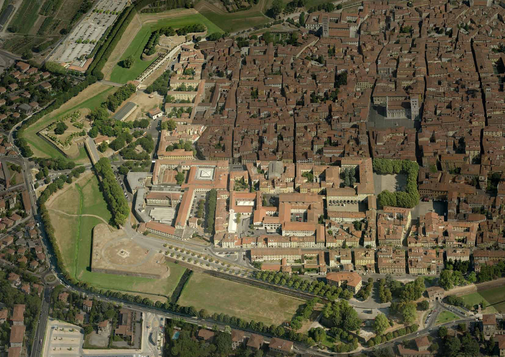 Immagine 10 di Terratetto in vendita  in Via Degli Angeli a Lucca