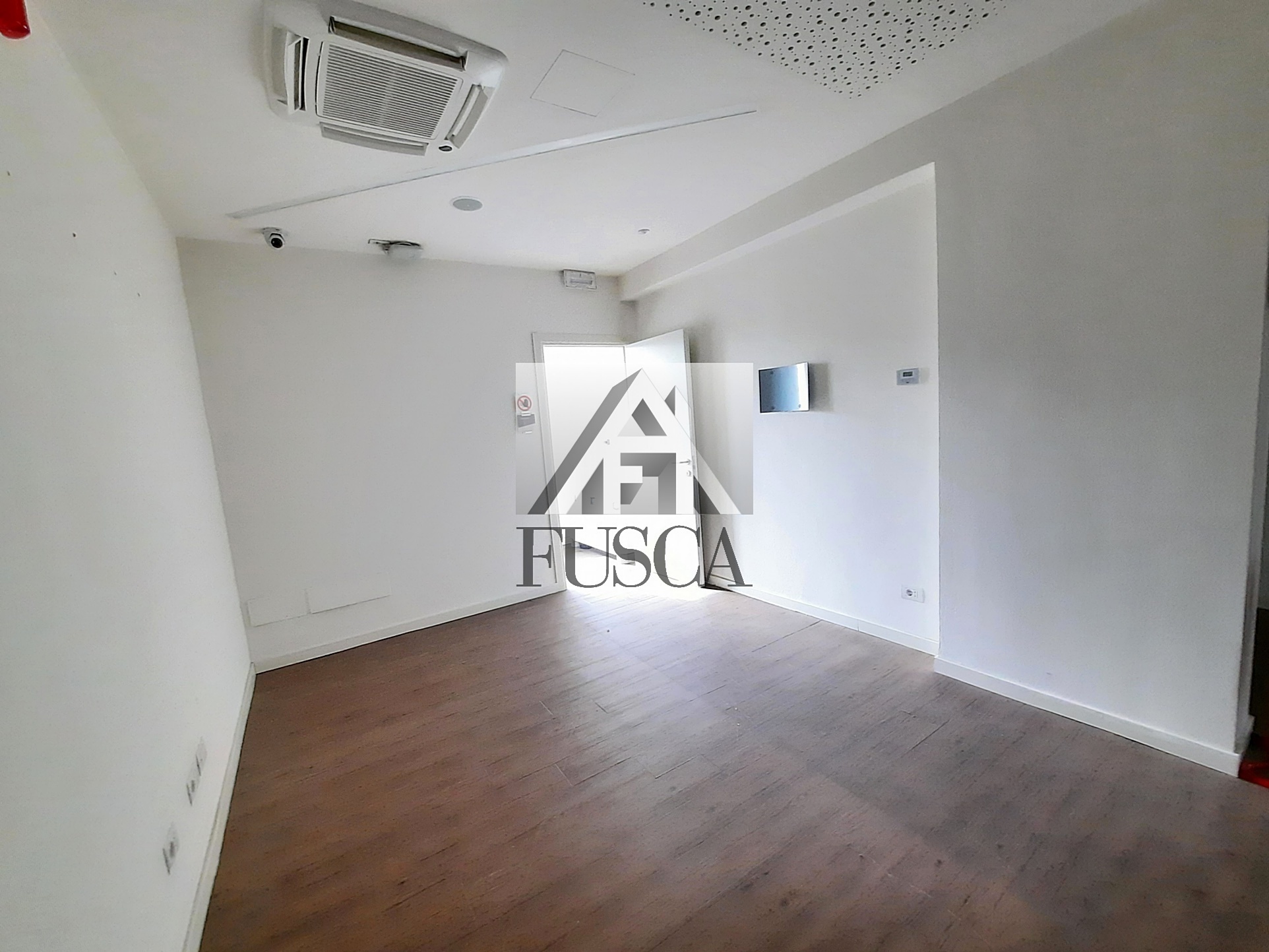 Immagine 6 di Locale commerciale in affitto  in Via Vecchia Pesciatina a Lucca