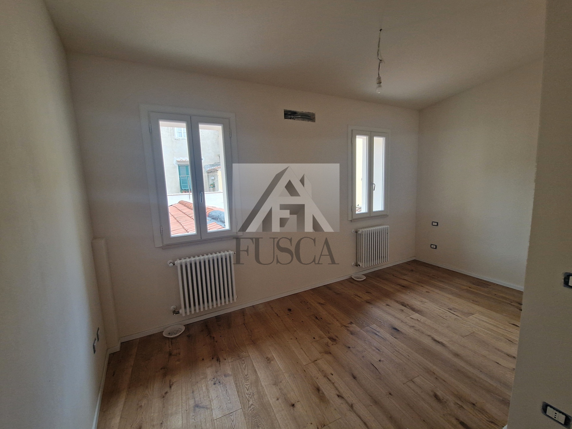 Immagine 14 di Pentalocale in vendita  in Via San Paolino a Lucca