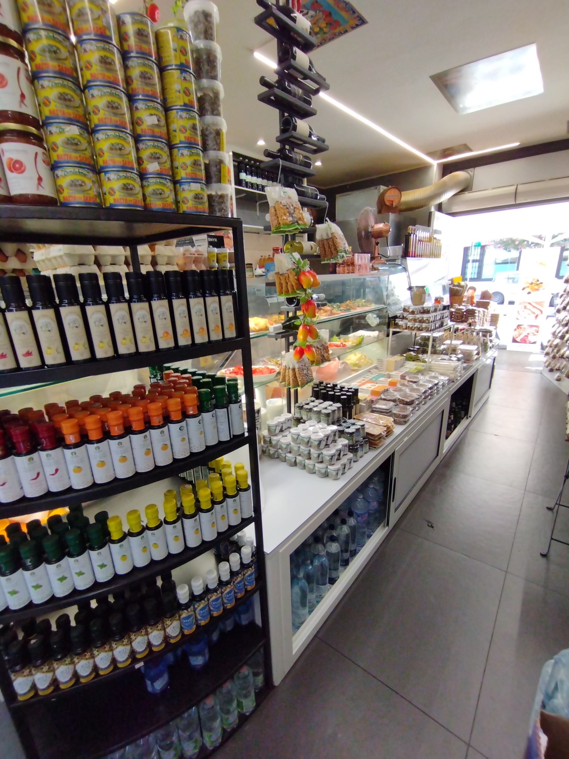 Immagine 21 di Attività commerciale in vendita  in Corso Umberto I a Siracusa