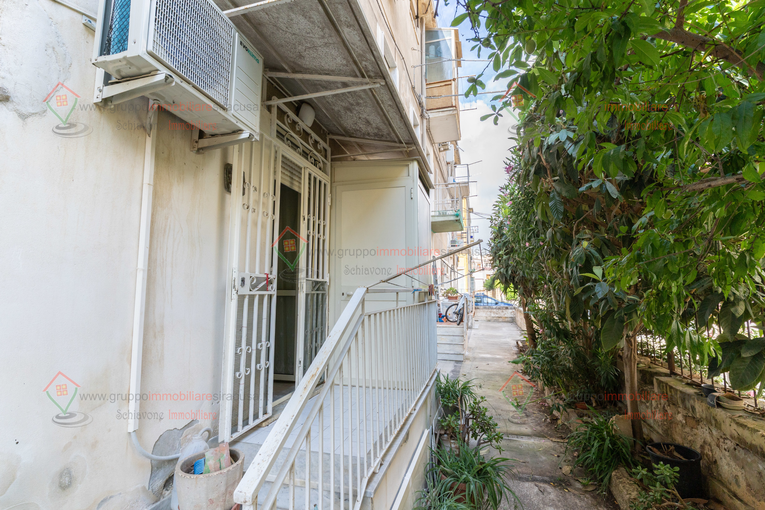 Immagine 14 di Trilocale in vendita  a Siracusa