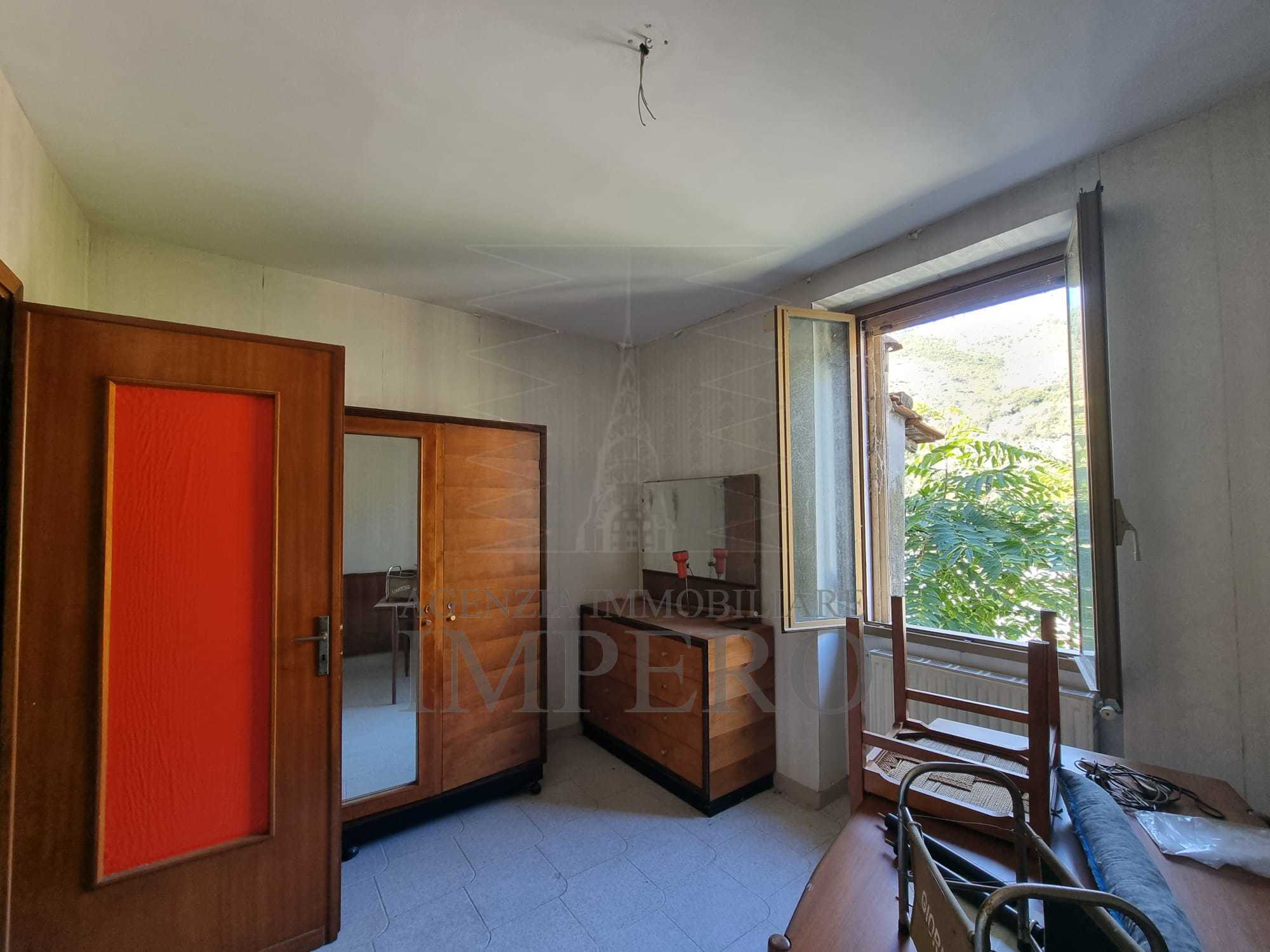 Immagine 8 di Quadrilocale in vendita  in Via Edmondo de Amicis 47 a Ventimiglia