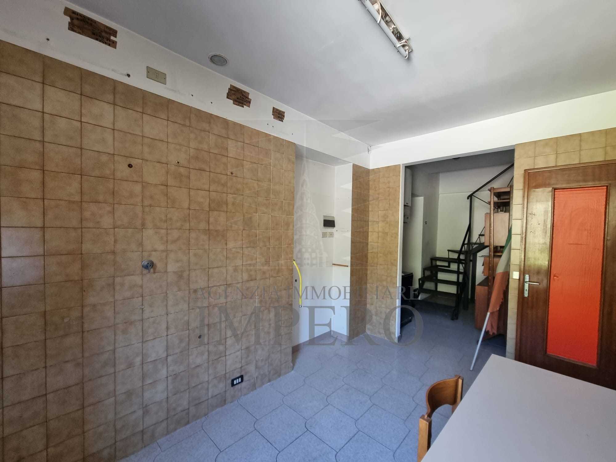 Immagine 11 di Quadrilocale in vendita  in Via Edmondo de Amicis 47 a Ventimiglia