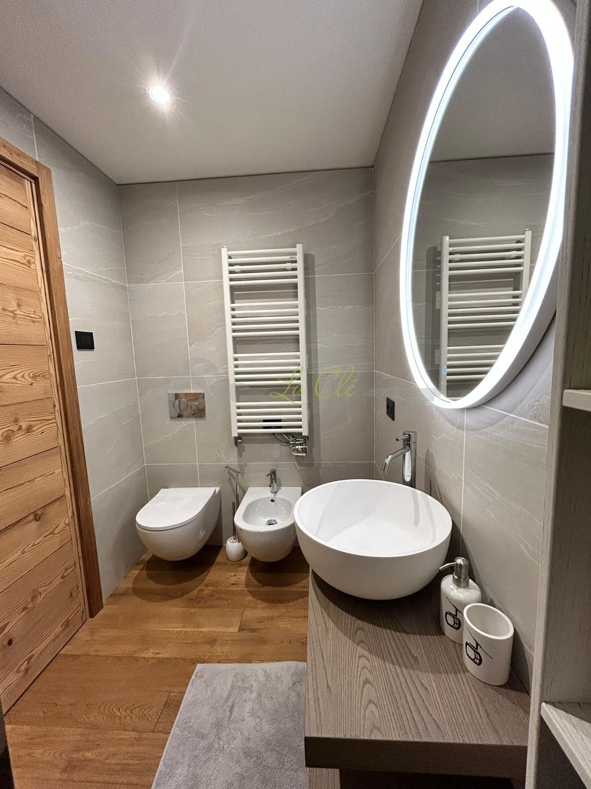 Immagine 11 di Trilocale in affitto  a Valtournenche