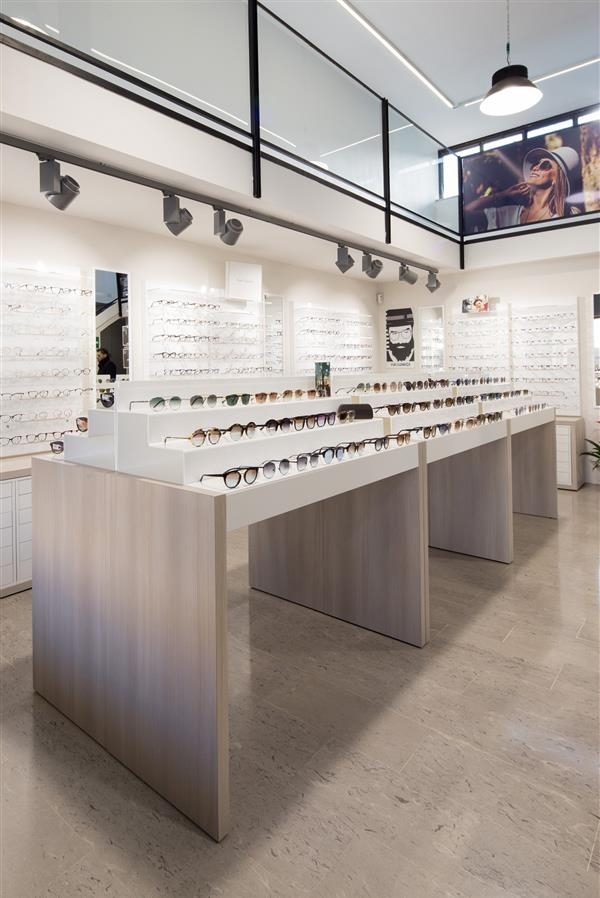 Immagine 10 di Capannone industriale in affitto  in Viale G. Puccini a Lucca