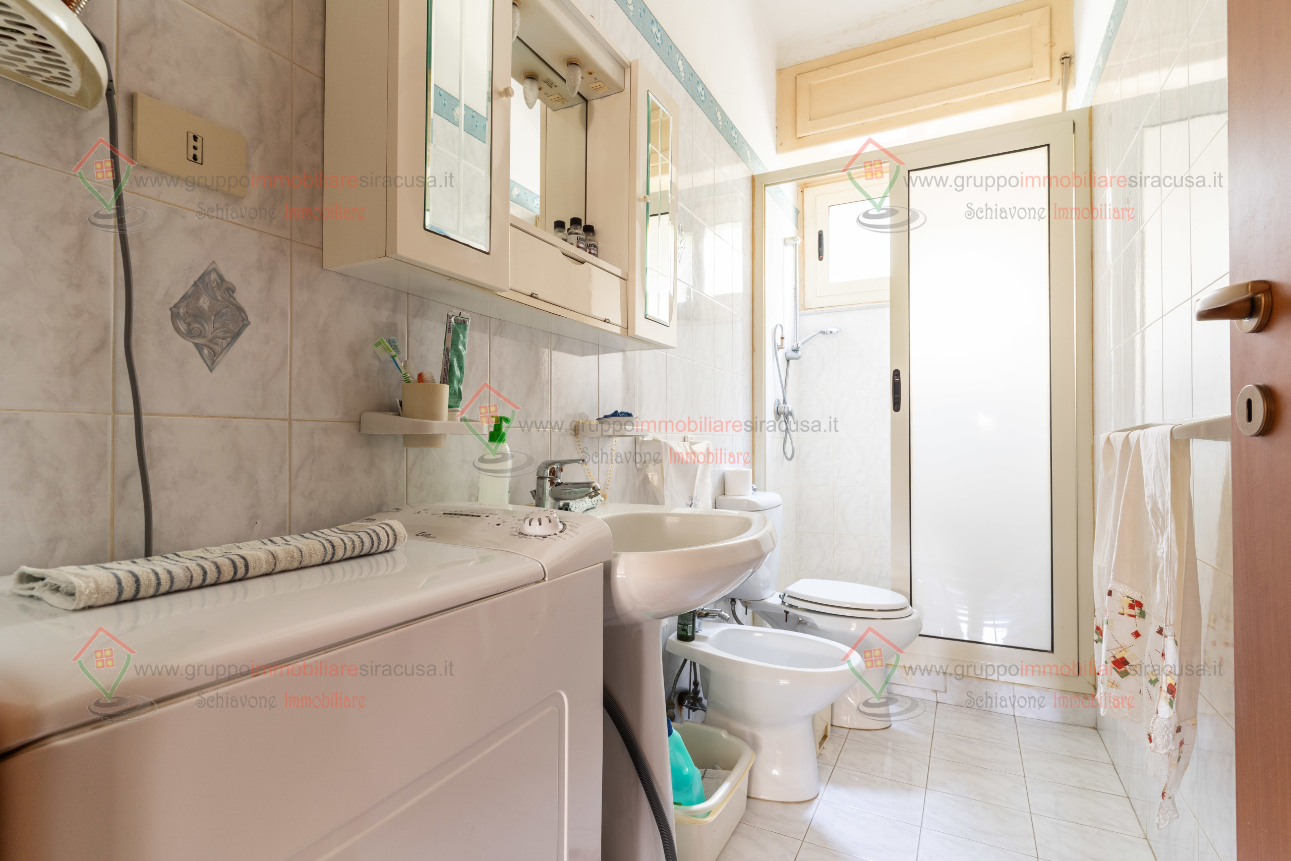Immagine 10 di Trilocale in vendita  a Siracusa