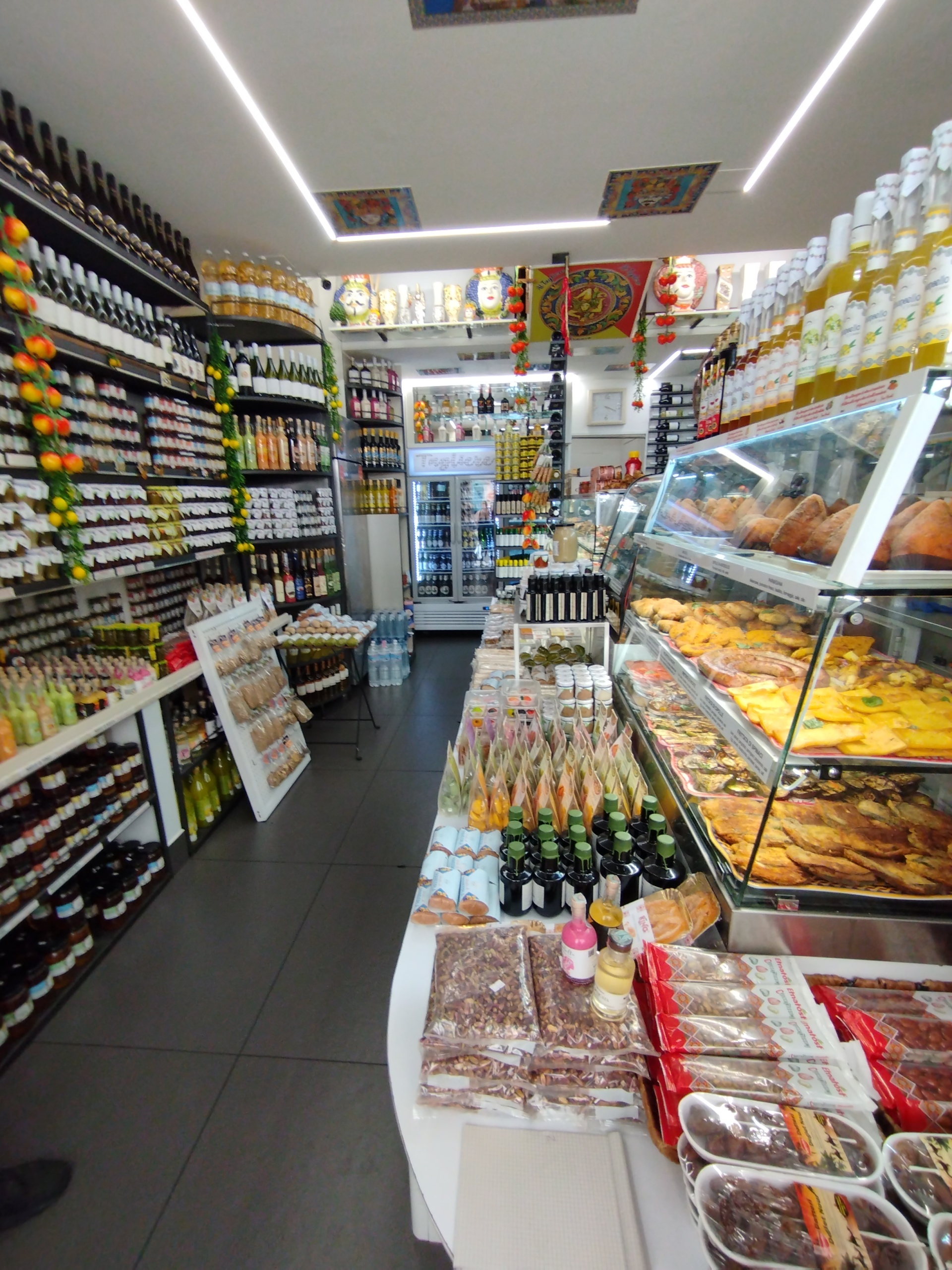 Immagine 2 di Attività commerciale in vendita  in Corso Umberto I a Siracusa