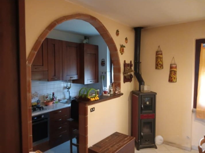 Immagine 2 di Appartamento in vendita  a Tresana