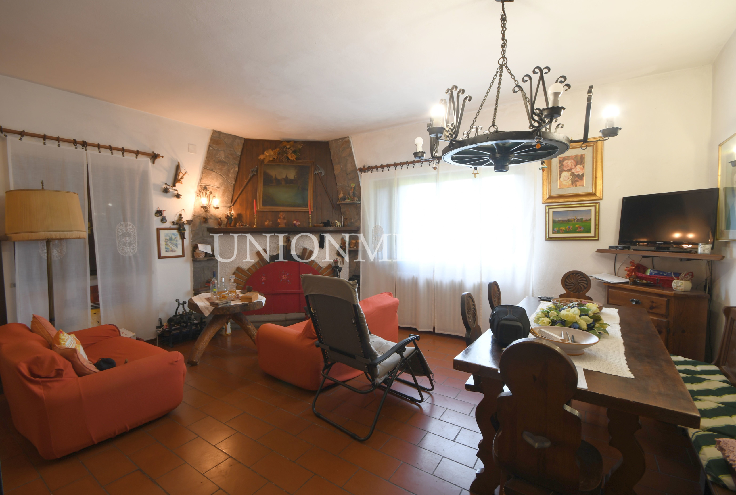 Immagine 12 di Casa indipendente in vendita  a Comano