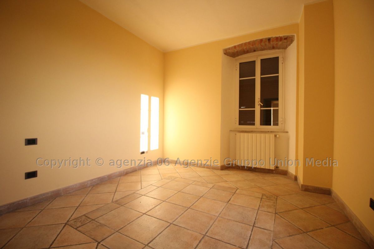 Immagine 11 di Appartamento in vendita  a Ortonovo