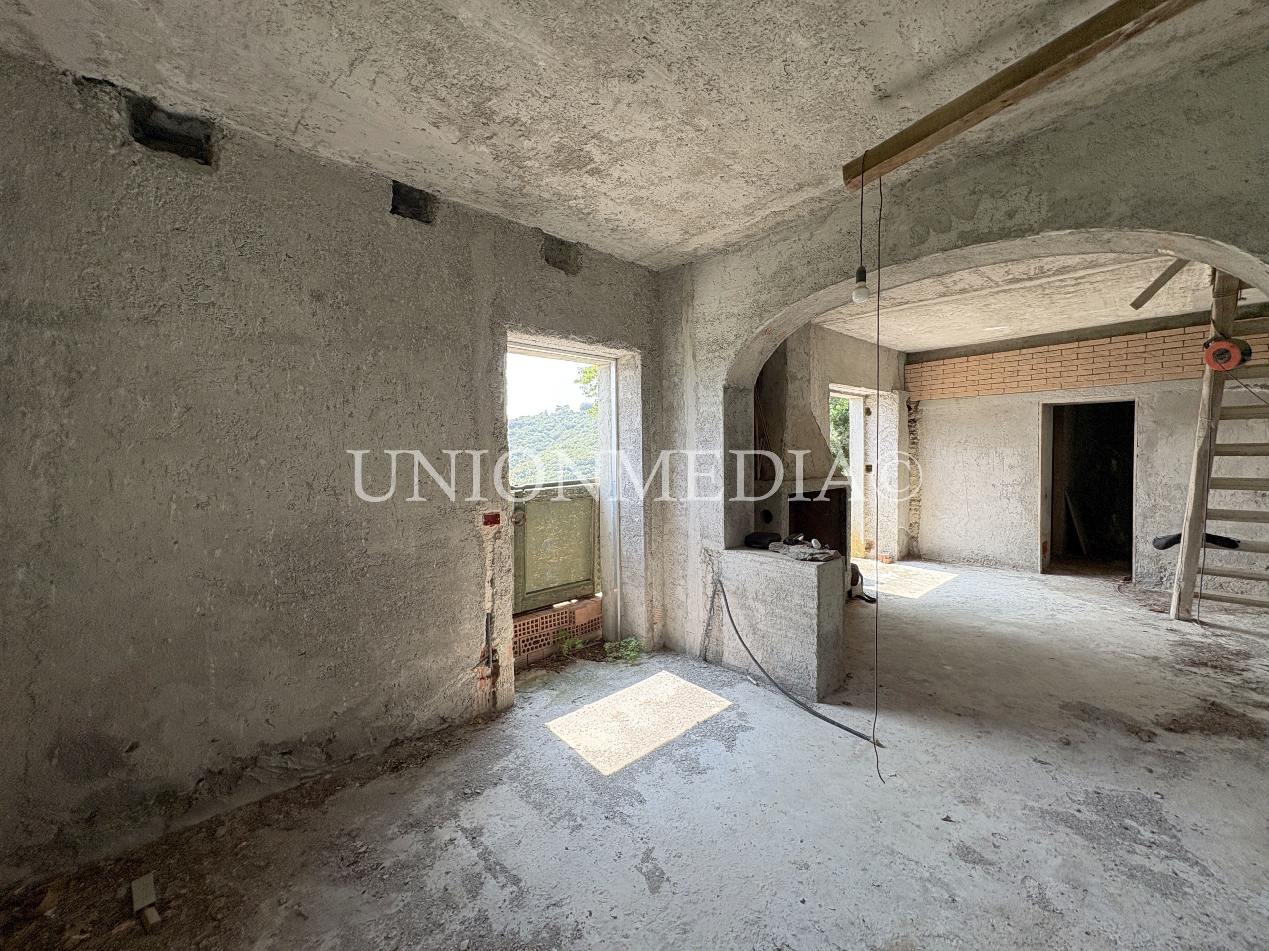 Immagine 17 di Rustico / casale in vendita  in via carignano a Fosdinovo