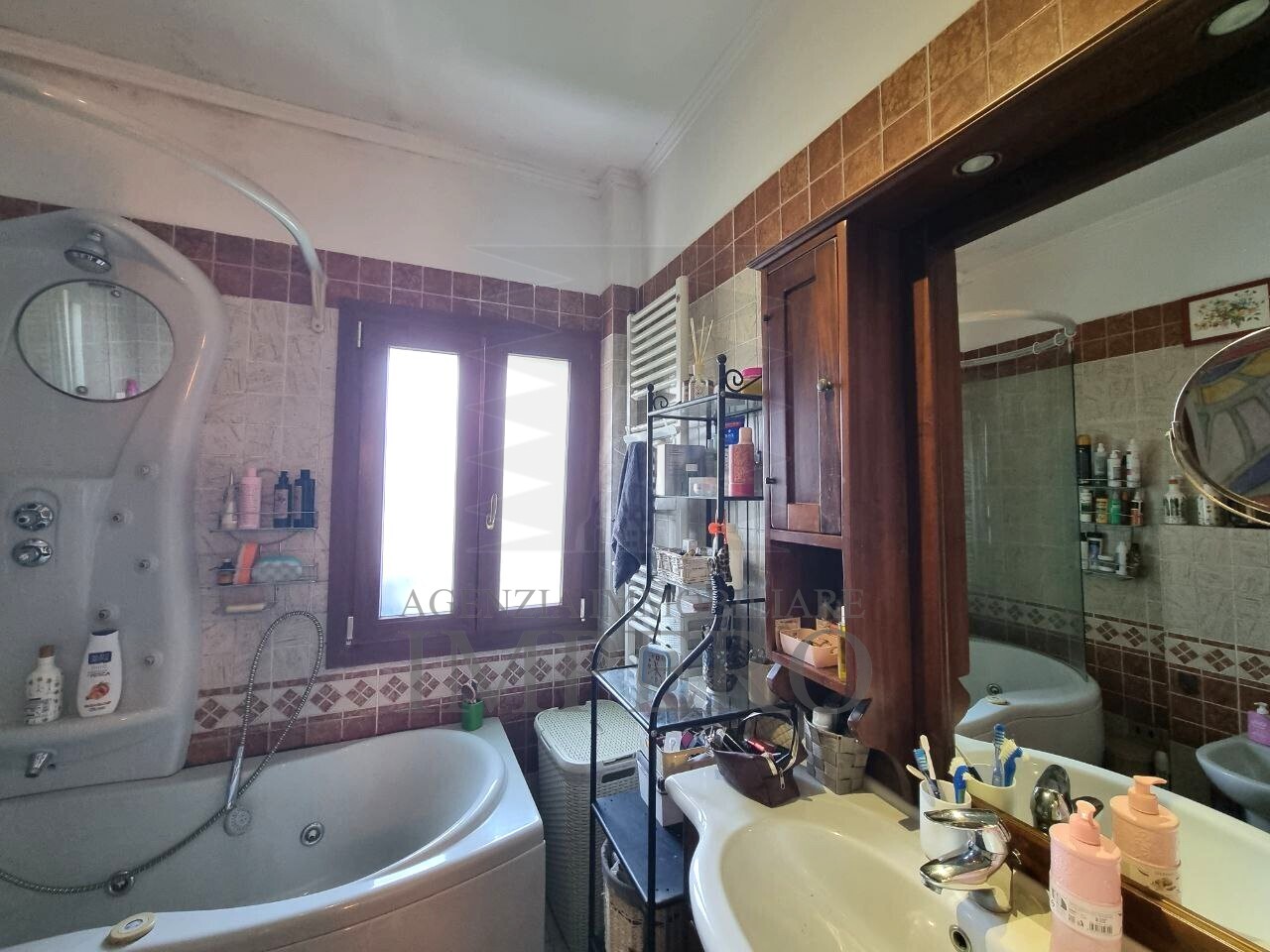 Immagine 16 di Casa indipendente in vendita  in Via Tamagna 25 a Ventimiglia