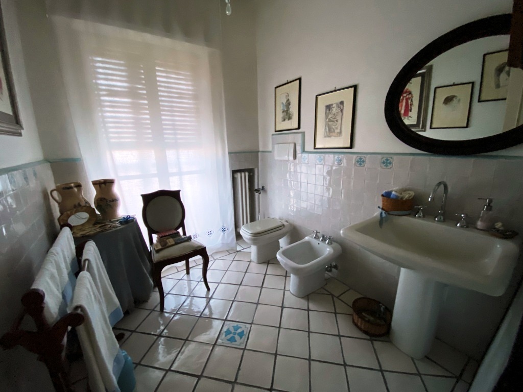 Immagine 15 di Villa in vendita  in Corso Alcide de Gasperi 376 a Bari