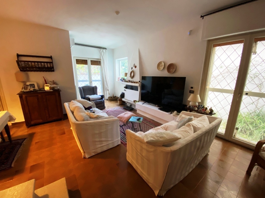 Immagine 16 di Villa in vendita  in Corso Alcide de Gasperi 376 a Bari