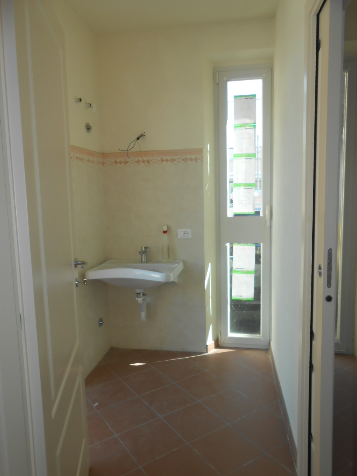 Immagine 4 di Attività artigianale in vendita  in Viale San Concordio a Lucca