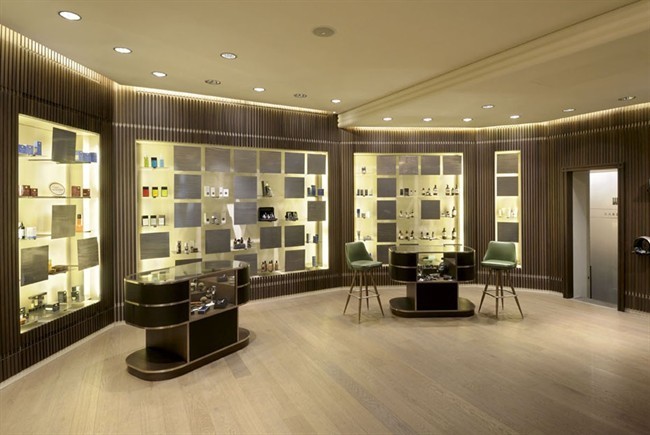 Immagine 2 di Locale commerciale in affitto  in Via della Colombaia a Lucca