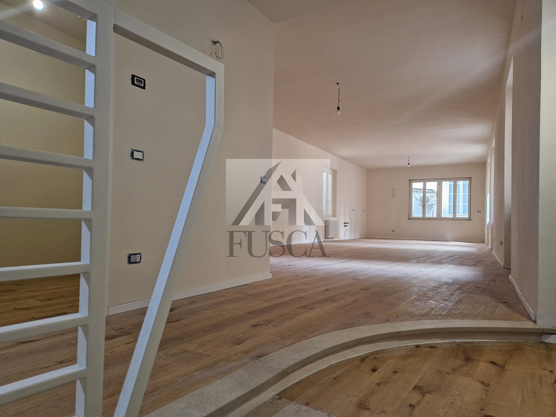 Immagine 5 di Pentalocale in vendita  in Via San Paolino a Lucca