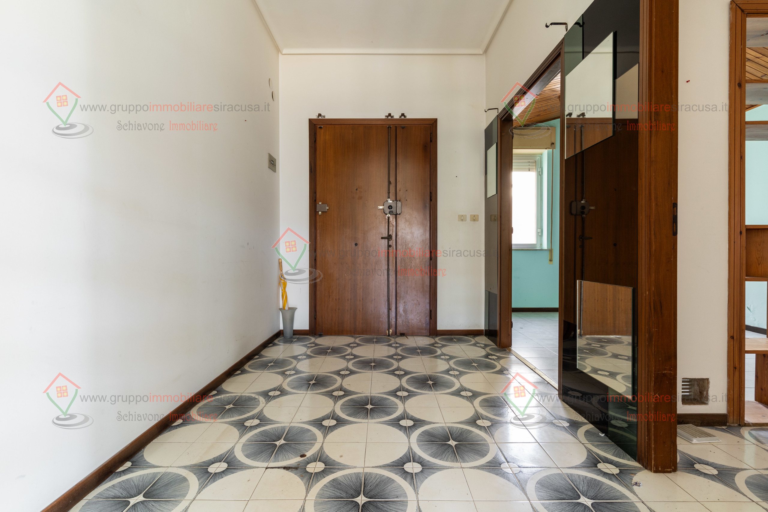 Immagine 6 di Pentalocale in vendita  a Siracusa